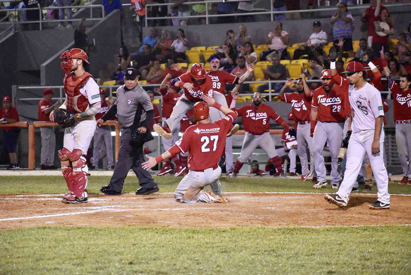 Los Mulos empataron la serie frente a San Sebastián (foto por Eileen Quintero)