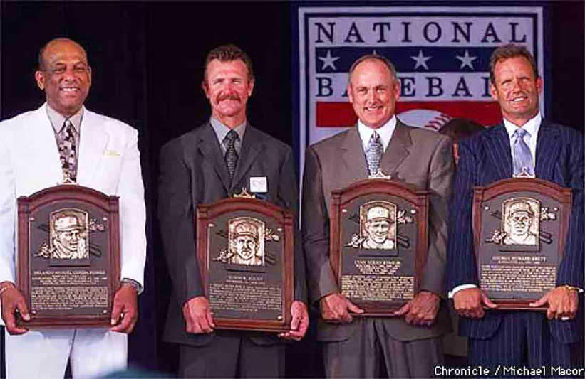 Orlando Cepeda, primero a la izquierda en la foto fue exaltado al Salón De La Fama en Cooperstown hace 20 años