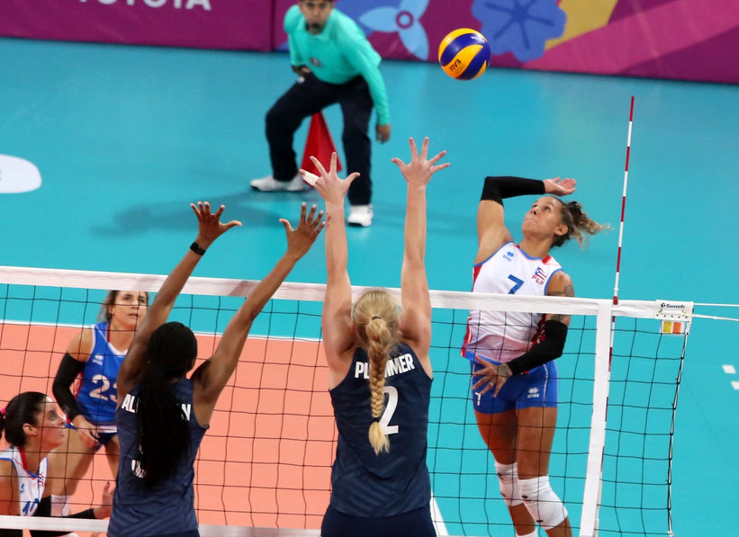 Stephanie "Fefa" Enright (#7) dijo es frustrante perder un juego que estábamos a un set de cerrar / Foto por NORCECA