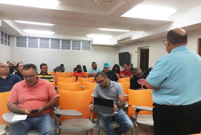 Noel Nazario, Director de Torneo de la LPV dirige la reunion donde se aprobo el calendario de la temporada regular / foto suministrada por LPV