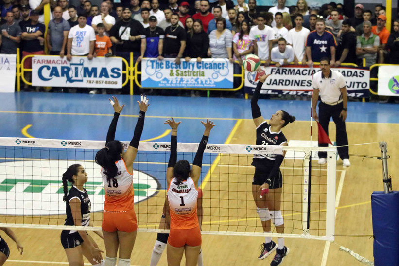 Pilar Victoriá #21 fue factor otra vez en la ofensiva y victoria de la noche anotando en doble digito con 18, que se sumaron a los 22 de la JMV de la temporada regular, Karina Ocasio / foto por Heriberto Rosario Rosa