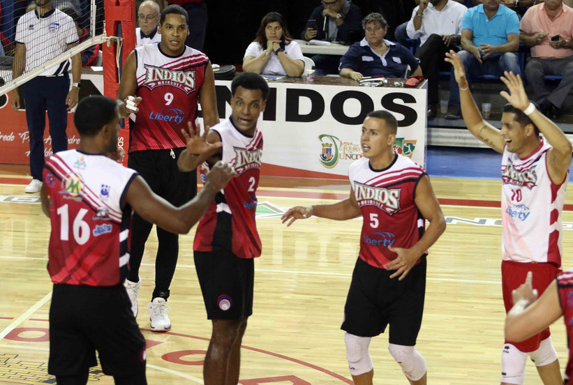 Con el triunfo de anoche en la Liga de Voleibol Superior Masculina (LVSM), los Indios de Mayaguez vuelven a desplazar del segundo puesto a los Mulos de Juncos / Foto por Heriberto Rosario Rosa