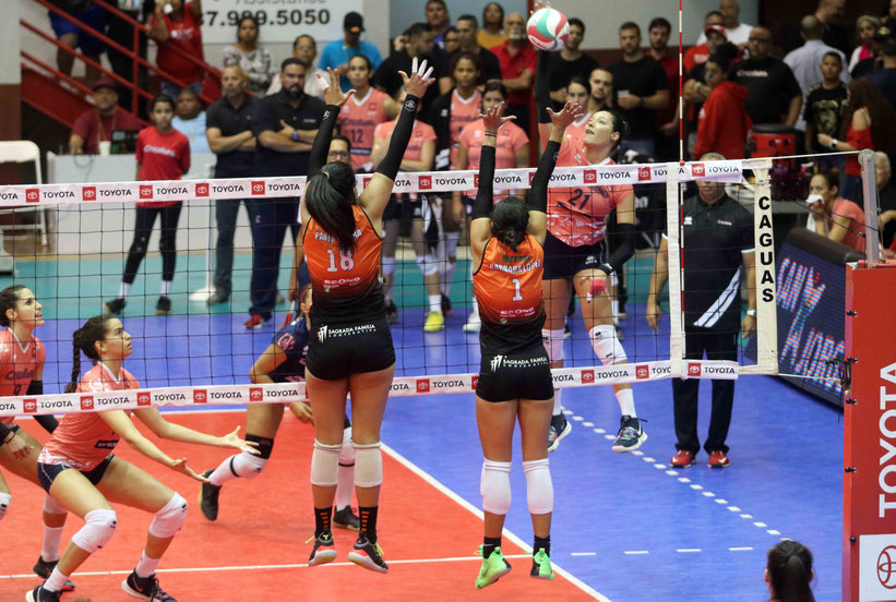 Pilar M. Victoriá en su debut en la LVSF, fue pieza clave con 15 puntos en la victoria de las Criollas / Foto por Genesis U. Rosario