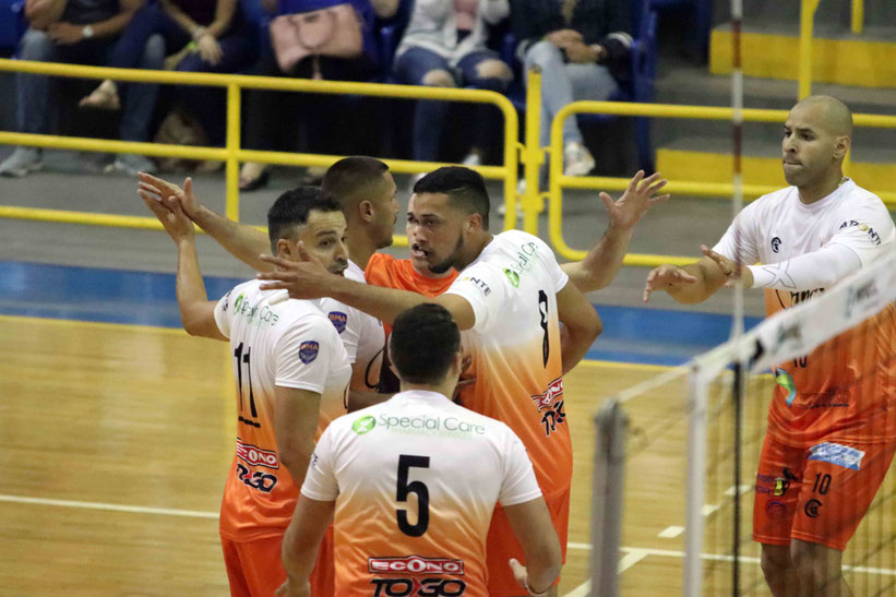 Los Changos de Naranjito iniciaron su Serie Semifinal con el pie derecho ante los Mets de Guaynabo / Foto por Heriberto Rosario