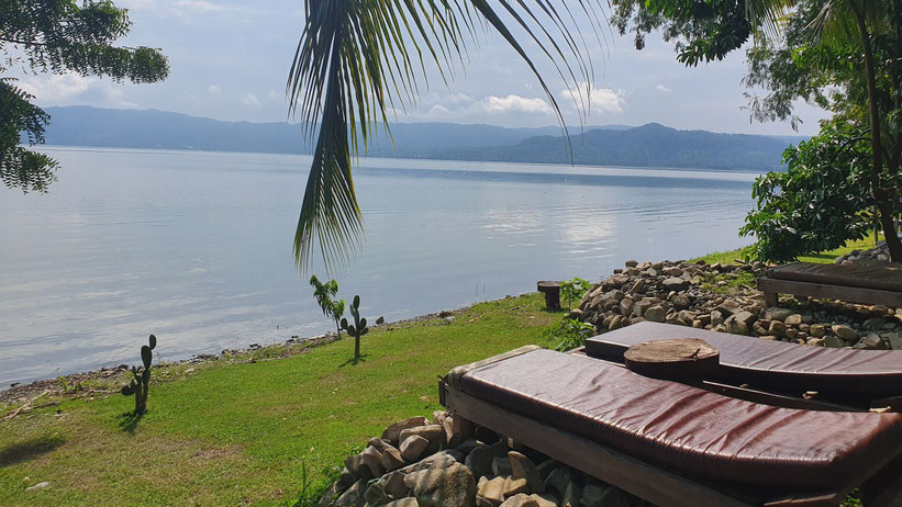 Lake Bostumwi (Lake Bosumtwe), Ghana