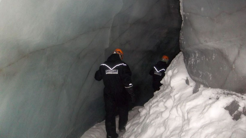 In einer Eishöhle auf Spitzbergen