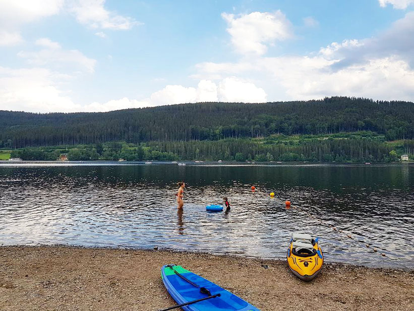 Stand-Up-Paddling auf dem Titisee, Baden-Württemberg