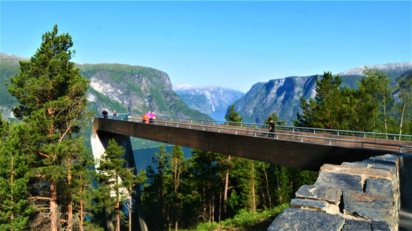 Norwegen Stegastein Aurlandsfjord overland Travel Camping #ProjektBlackwolf Skandinavien wolf78 explore without no limits roadtrip offroad Overlandingnomads Overlandbound wolf78-overland.ch