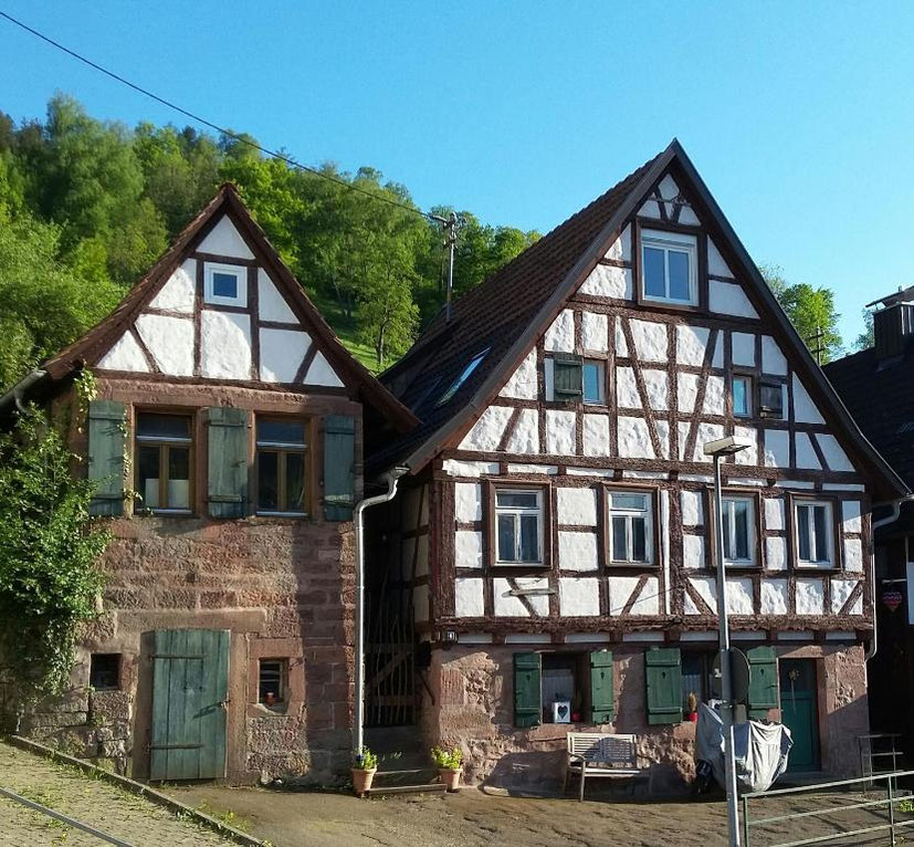 Ferienwohnung Schwarzwald Alpirsbach Denkmal Kloster Urlaub Ferienhaus Hettich Winterurlaub Sommerurlaub NaturparkBrauerei Hopfenfest buchen Meisterhaus Alpirsbach