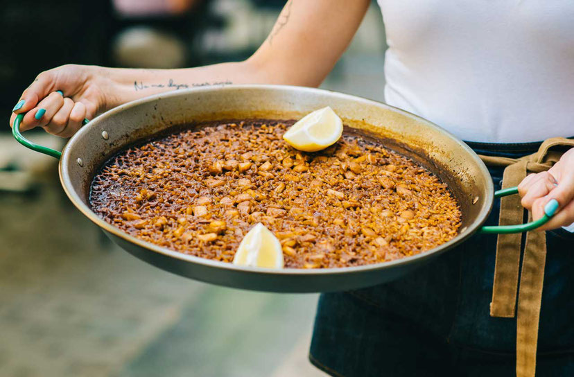  Valencia kann man die knusprigste Paella der Welt essen