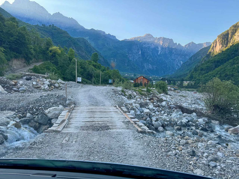 Straße in Theth Albanien 