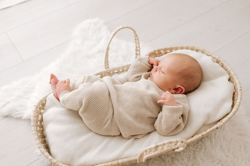 pack Maternité seance grossesse et naissance au studio dans une ambiance douce et lumineuse brignoles