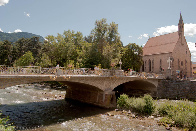 Postbrücke mit Heilig Geist-Kirche