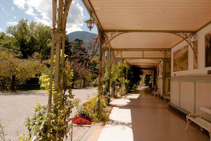Die Wandelhalle an der Winterpromenade. Ebenfalls im Jugendstil erbaut