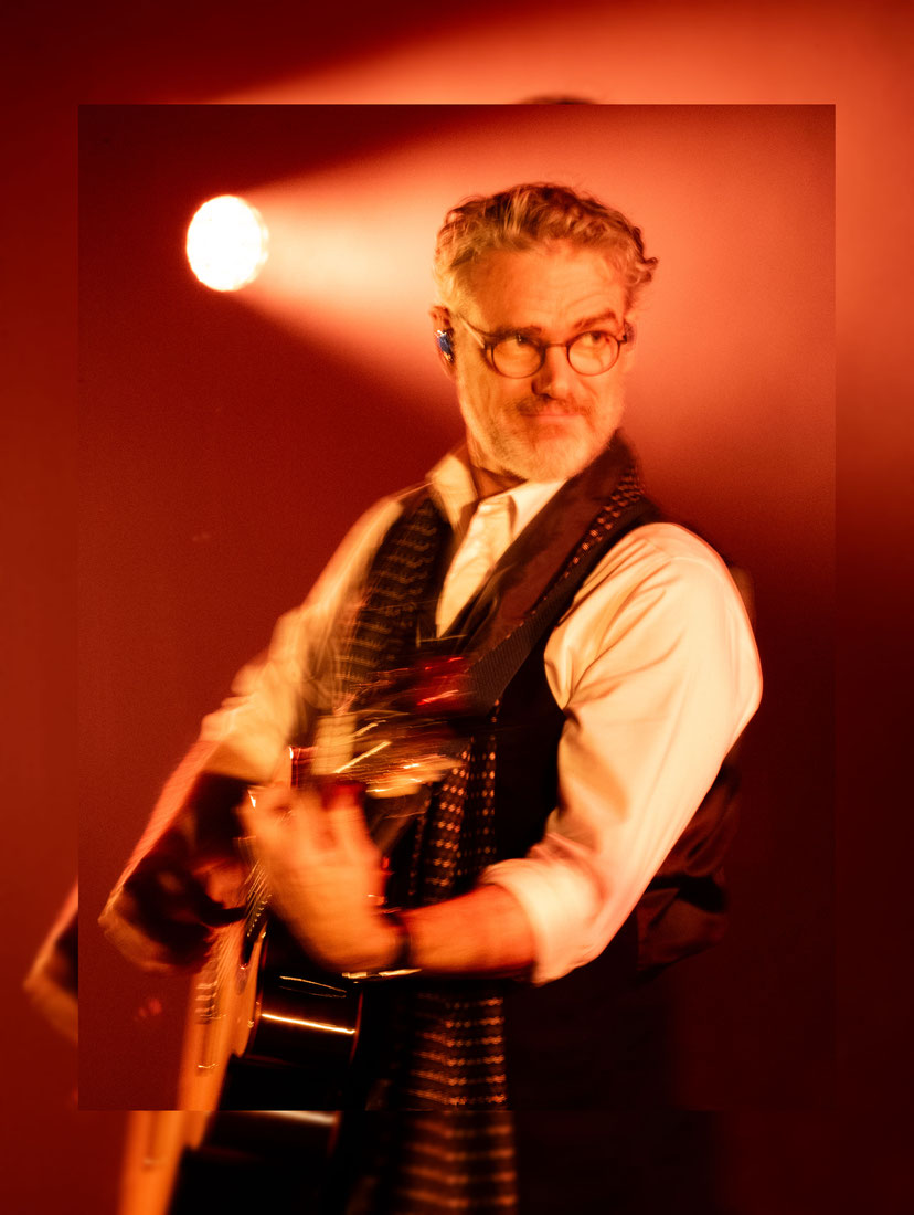 Jesse Cook live at La Cigale in Paris, 23.11.2025