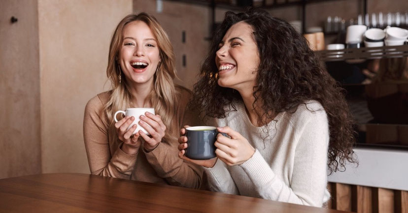 Frauen im authentischen Gespräch über Frauenfreundschaften