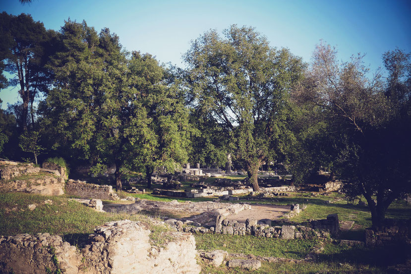 BIGOUSTEPPES GRECE BALKANS OLYMPIE SITE ANTIQUE RUINES