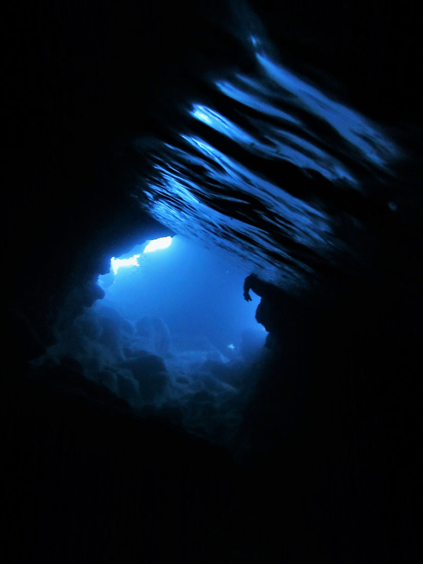 宮古島の青の洞窟