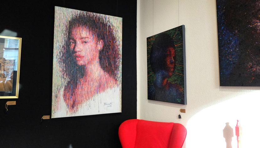 helles Bild vor schwarzer Wand in meiner Galerie