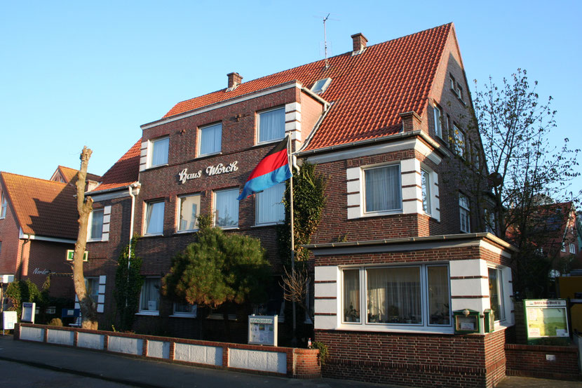 HAUS Worch bis 2014 , links im Haus war eine Massage- und Kosmetikpraxis. 