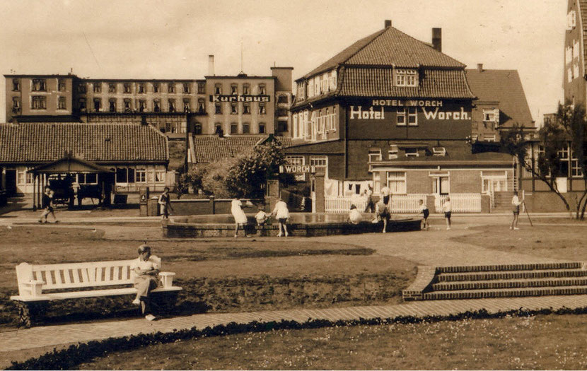 vom Kurplatz auf das Hotel WORCH mit Zugang vom Kurplatz  ca. 1938 