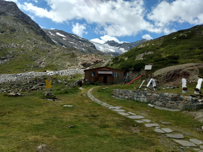 Rast an der Sulzenauhütte