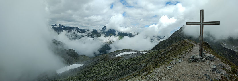 Summit! Am Gipfel des Basslerjochs (2.829m)
