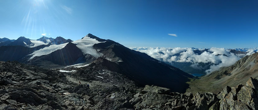 Großartiges Panoram, in der Mitte der Similaun-Gipfel