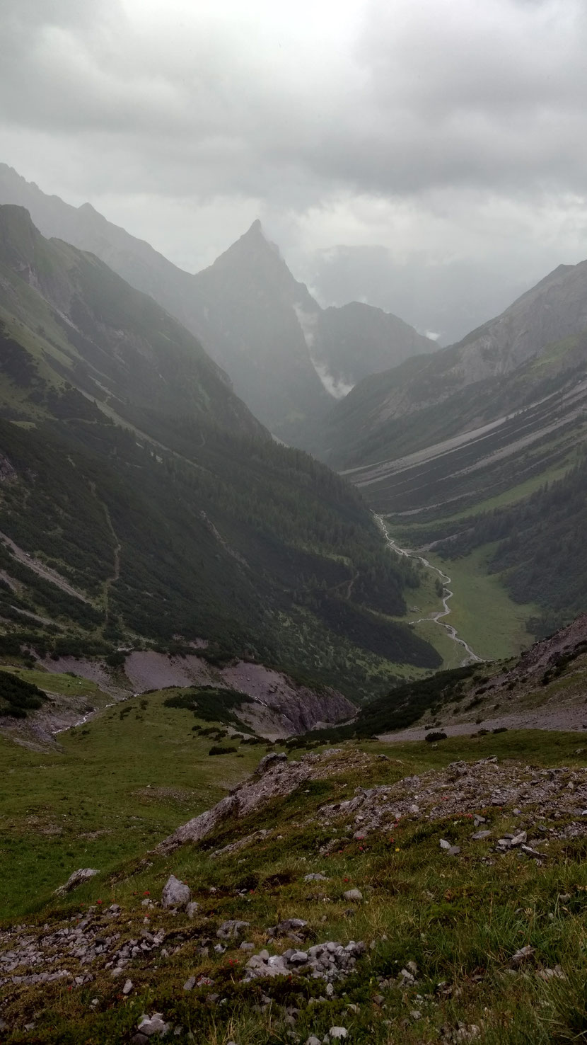Langer Abstieg nach Zams