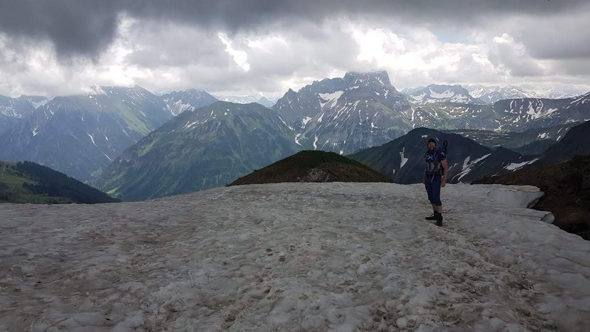 Schneefeld beim Abstieg des Grünhorns