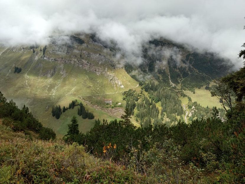 Endlich kommt die Sonne heraus und wir haben einen tollen Blick ins Tal