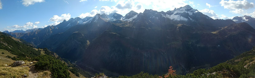 Panorama auf dem Krumbacher Höhenweg