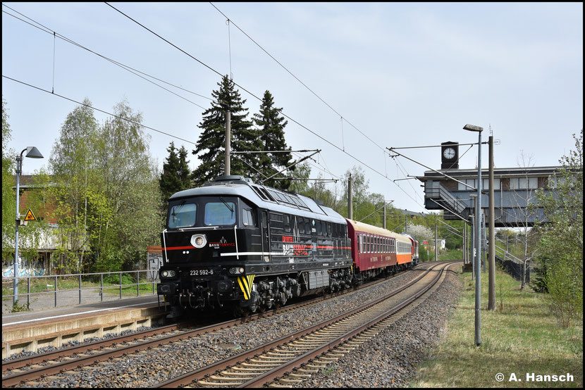 232 592-6 war heute im Zuge einer Werkstattprobefahrt zwischen Freiberg und Chemnitz Hbf. unterwegs. Am anderen Zugende hing...