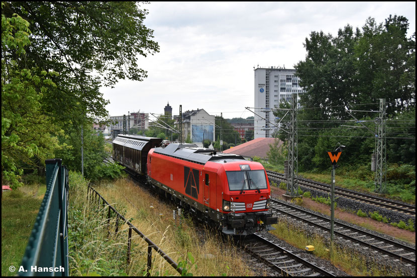 Fix ging es heute mal an der Zschopauer Str. ans Gleis, wo mich bereits nach wenigen Sekunden 249 099-3 (Abnahmedatum: 24.06.26) mit kurzer Übergabe gen HBf. überraschte