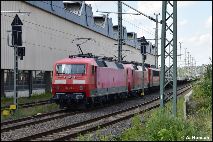Knapp 10h später, auf dem Weg nach Hause, stand der Zug noch immer. Die beiden 120er waren inzwischen aufgerüstet