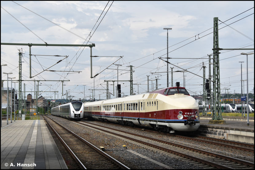 Entspannt und erfrischt wollte ich die Familie nicht nochmal groß mit Eisenbahn nerven. Auf dem Heimweg hielten wir für den "ICE des Ostens" einfach fix am Hbf. 