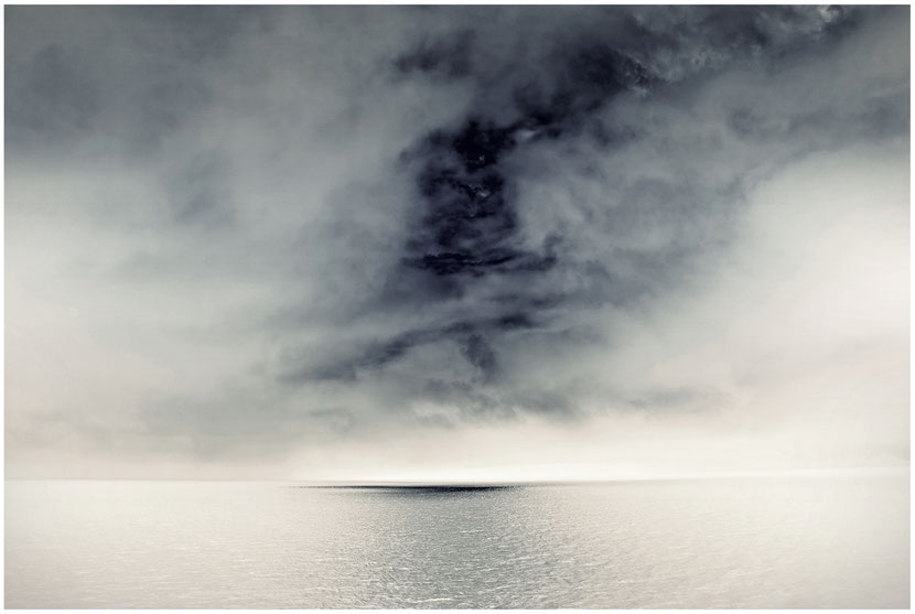 Stille. Ferne. | Fine Art Print auf Alu-Dibond (nikl. Artbox-Rahmen, weiß); 60 x 90 cm