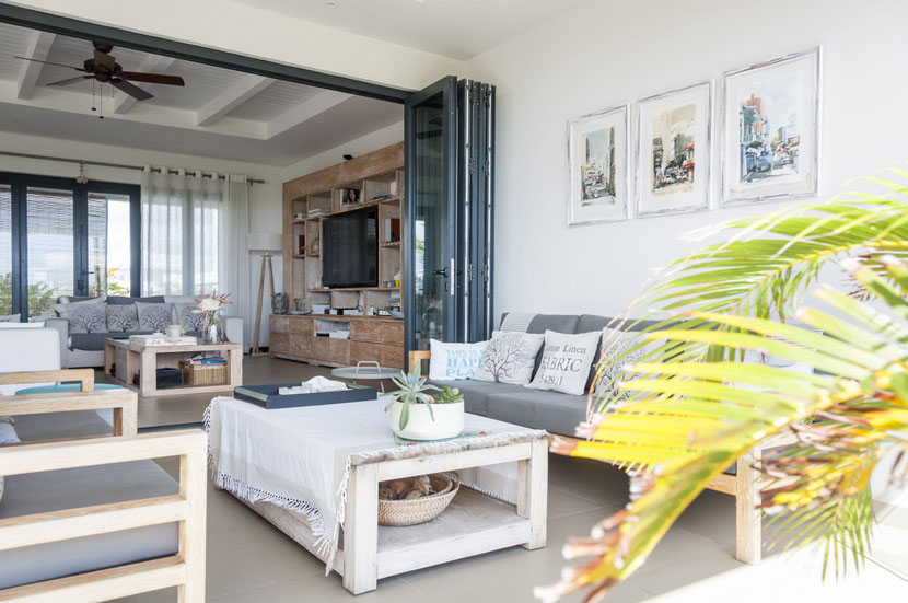 exceptional penthouse with sea view in mauritius island on resale