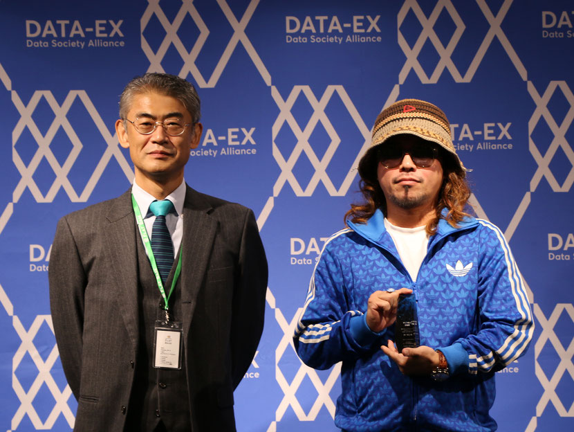 （左）一般社団法人データ社会推進協議会 代表理事 奥井規晶氏　（右）瀬戸勝之氏