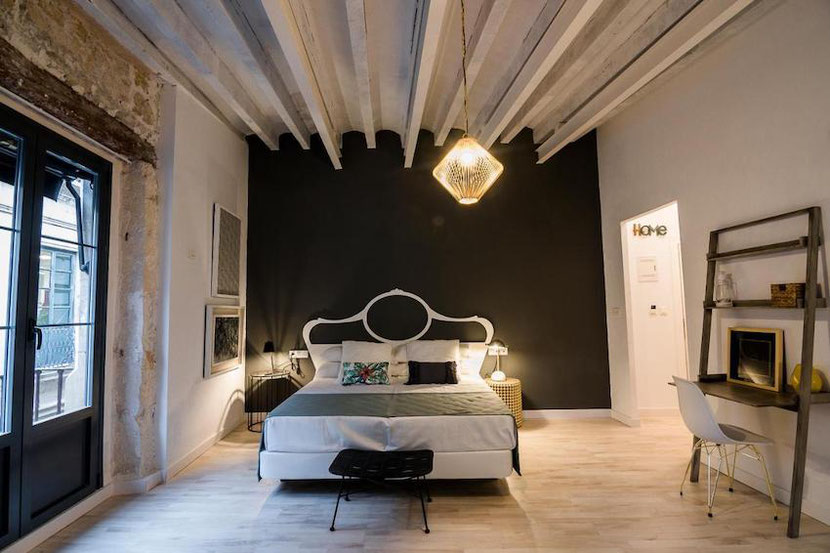 a luxury room in a Palacete boutique hotel in Alicante