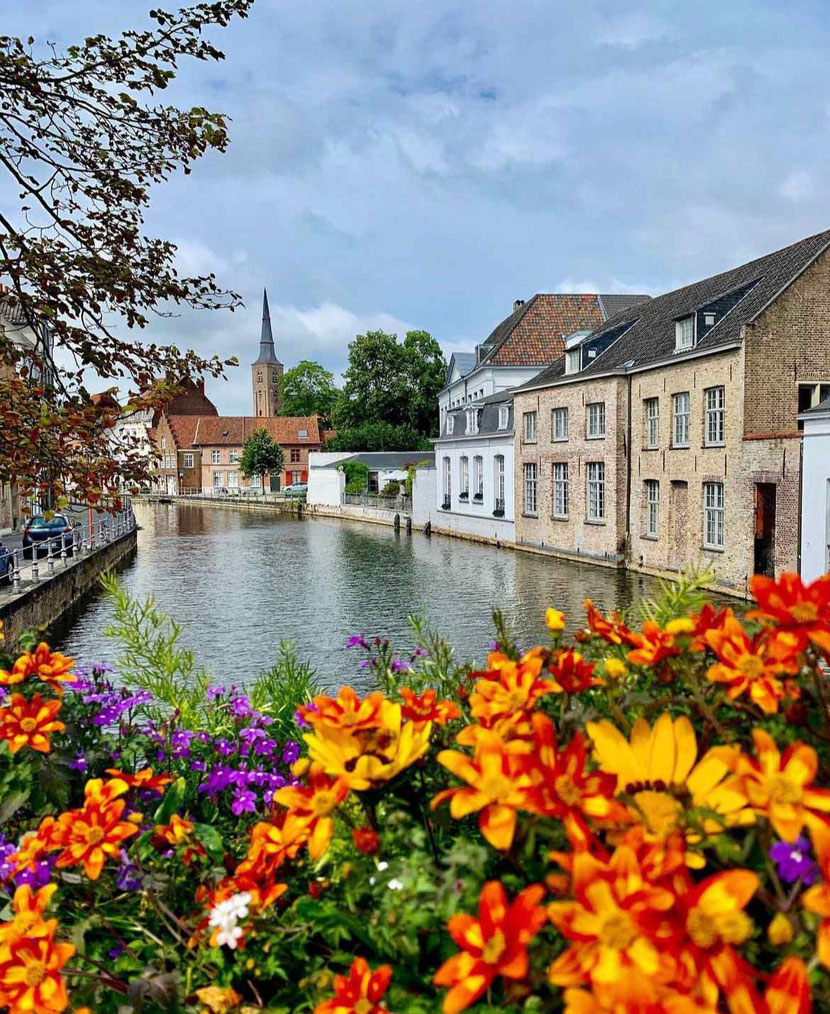 Sint-Annarei canal in Bruges