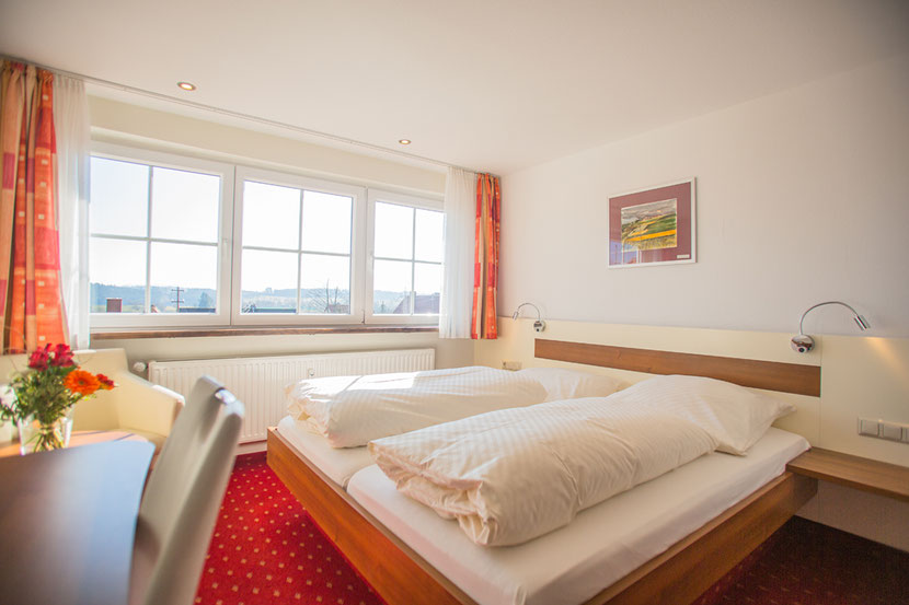 Pension Gästehaus Übernachtung Frühstück Rosenfeld Zollernalbkreis Hechingen Oberndorf Horb Balingen Albstadt Rottenburg Villingen-Schwenningen A81 Autobahn 81 Doppelbett Genuss