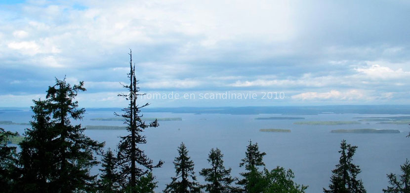 La vue sur le lac Pielinen qui constitue le "Paysage National Finlandais"