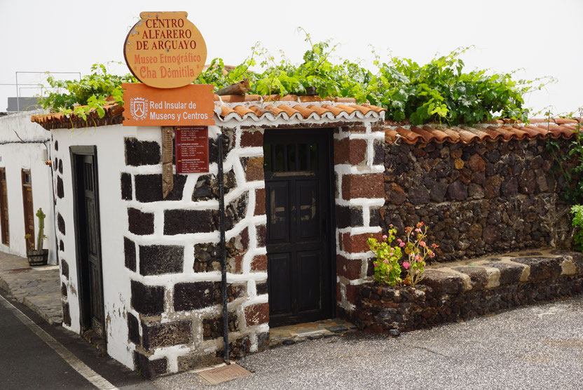 Von außen wirkt das Töpfermuseum ein wenig unscheinbar, Arguyao, Teneriffa