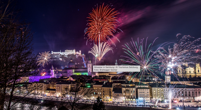 Silvesterfeuerwerk über der Salzburger Altstadt