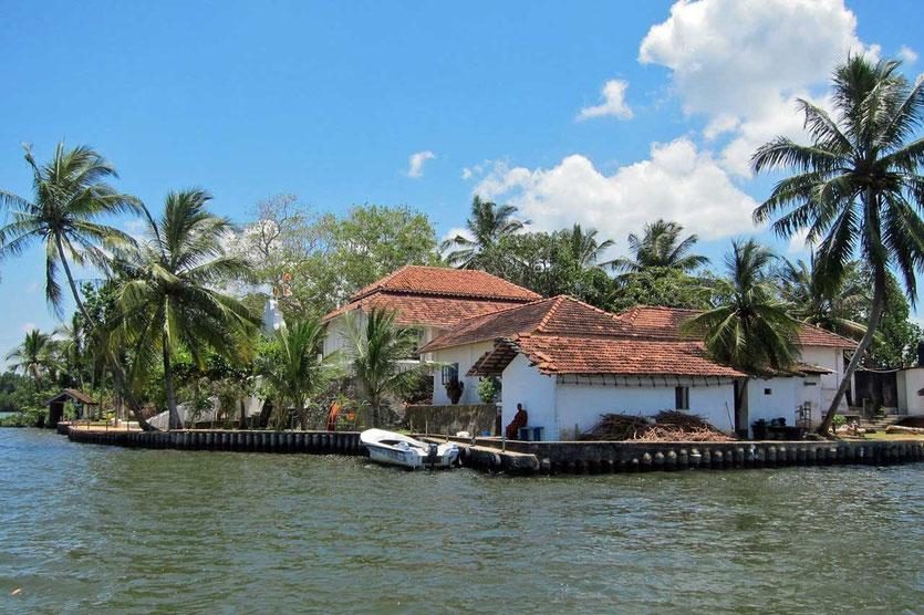 Temple Madu Ganga Sri Lanka