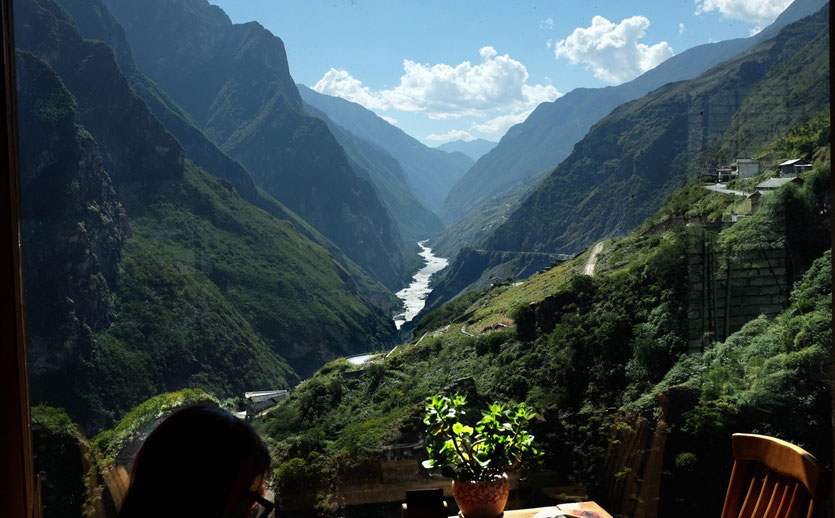 Tigersprungschlucht Blick vom Bridge Café am Middle Tiger Leaping Gorge