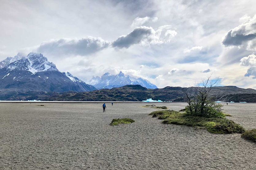weiter Strand am Lago Grey Torres del Paine
