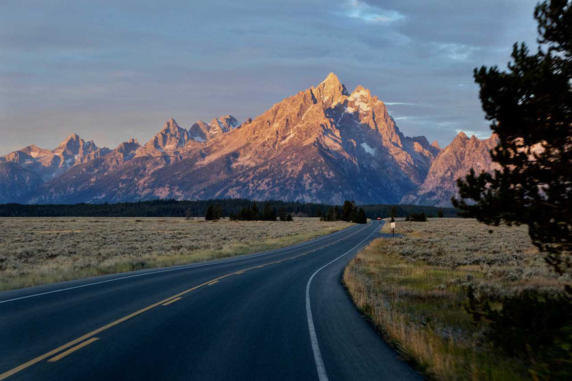 Cathetral Group Sunrise Grand Teton Nationalpark