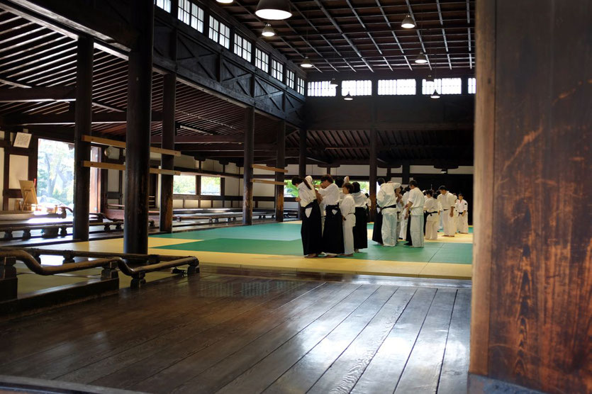 Budo Sportzentrum Kyoto watch training Kyudo and Kendo, Kyoto Reisebericht Reiseblog Tipps